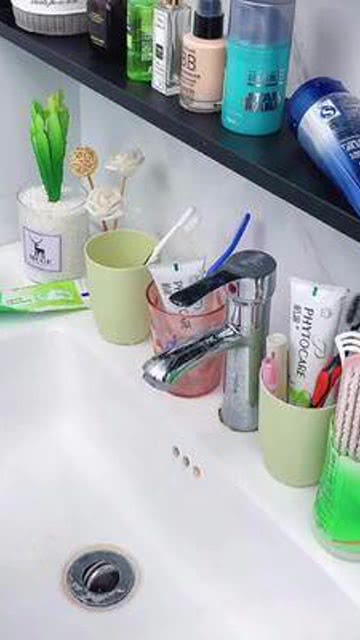 告別臺面凌亂 日用品收納與清潔的實(shí)用指南